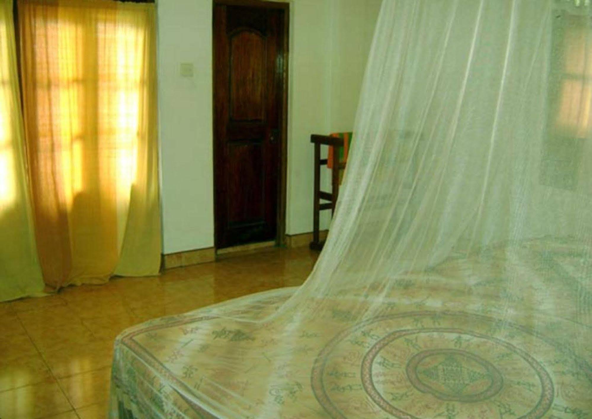 Palm Garden Home Stay Deiyannewela Bagian luar foto