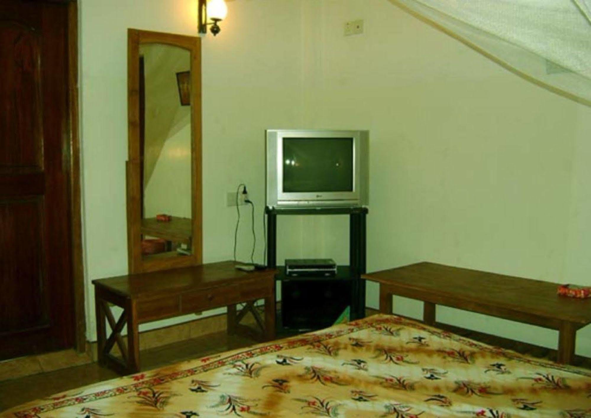 Palm Garden Home Stay Deiyannewela Bagian luar foto
